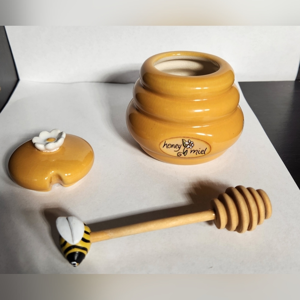 Tiny honey pot